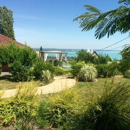 Azur 2 - Panoramic Escape Balatonalmádi